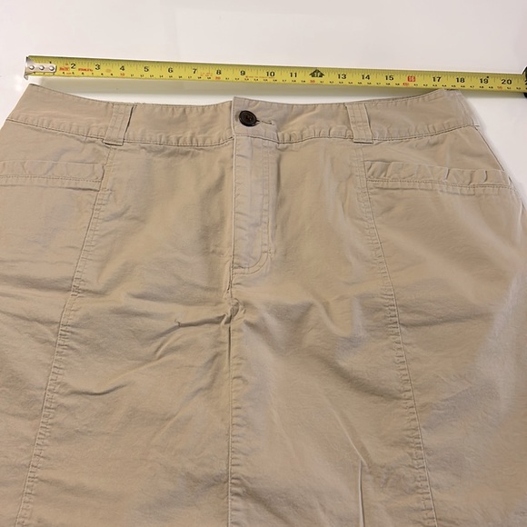 (16) White Stag beige skort - Picture 4 of 9